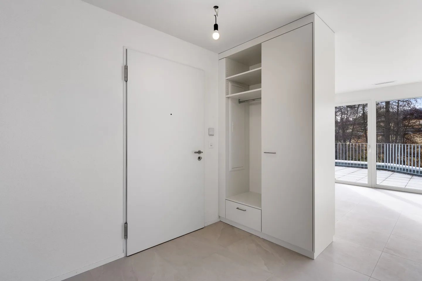 FIRST RENTAL - PENTHOUSE APARTMENT - CenterSeon² - Photo 5 of 25