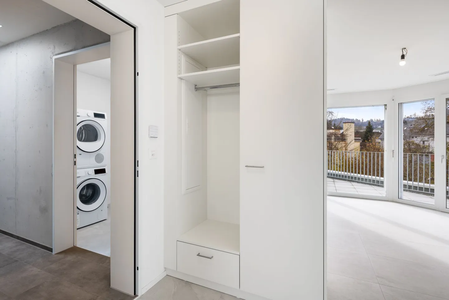 FIRST RENTAL - PENTHOUSE APARTMENT - CenterSeon² - Photo 6 of 25