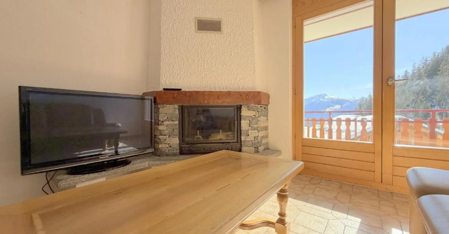 Appartement Charmant avec Vue Montagne - Photo 2 sur 13