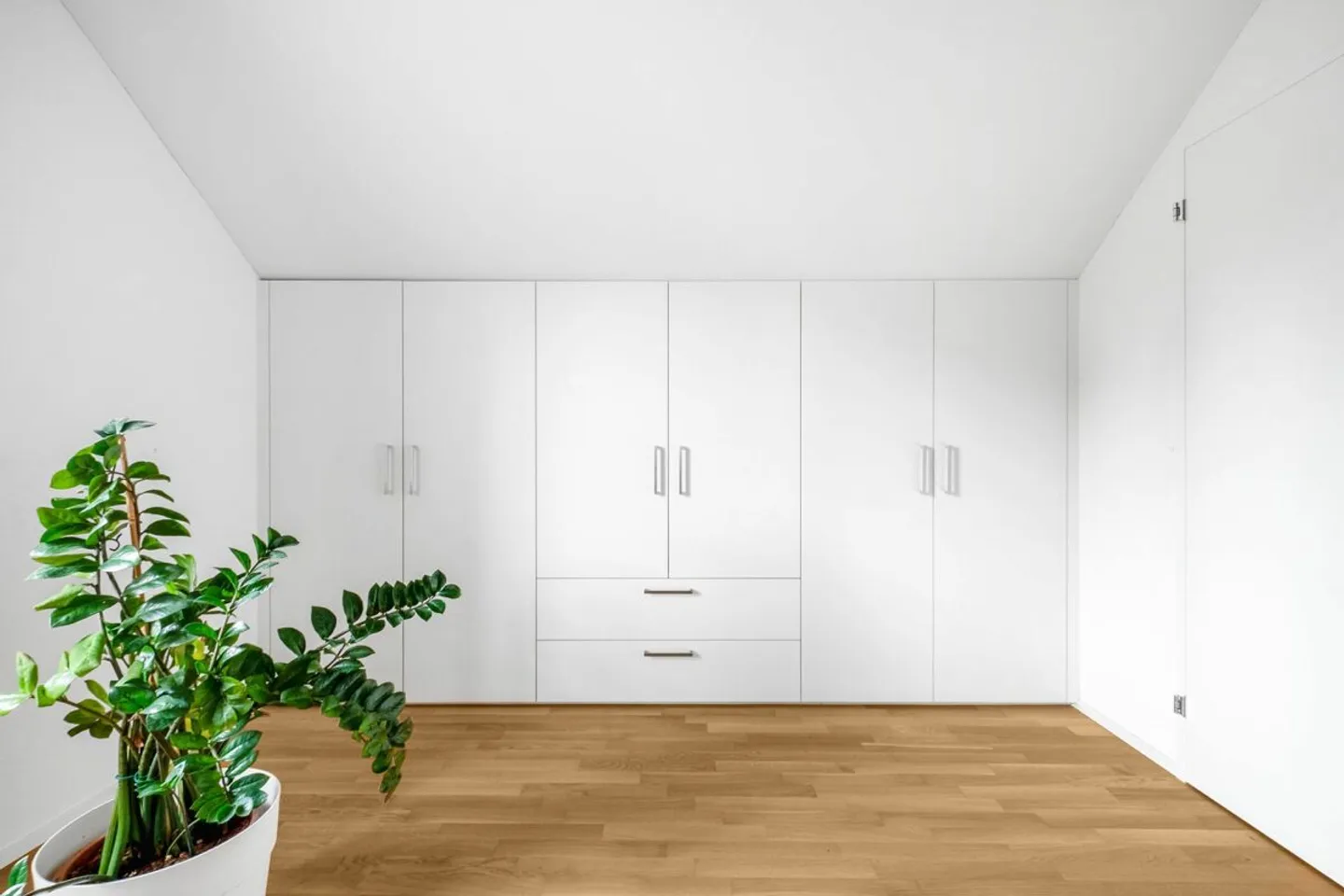 Stylish and high-quality maisonette apartment with large gallery, balcony, and quiet living environment - Photo 9 of 15