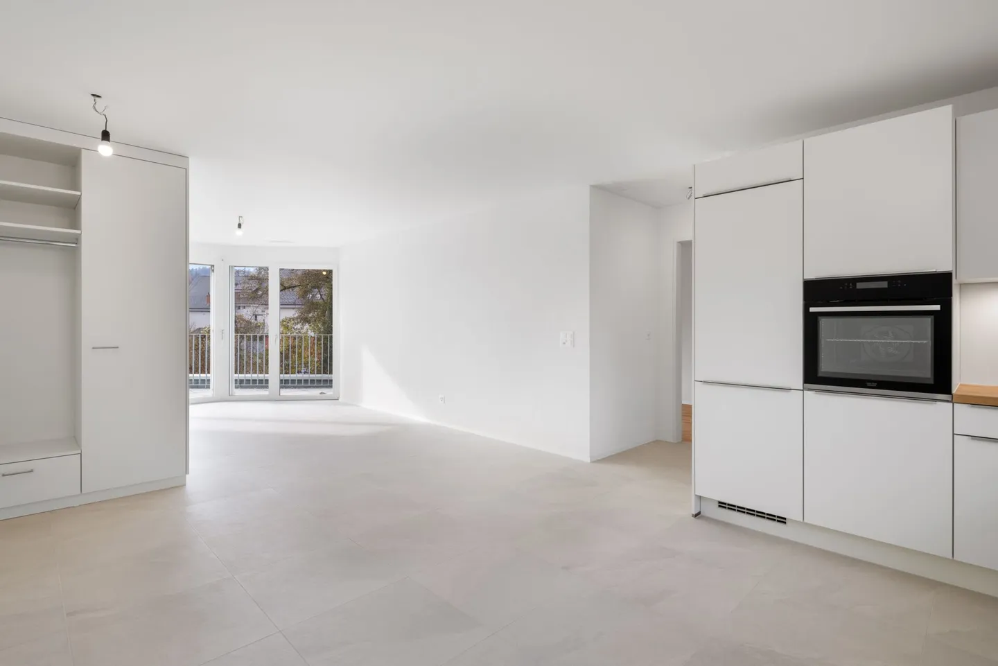 FIRST RENTAL - PENTHOUSE APARTMENT - CenterSeon² - Photo 8 of 25