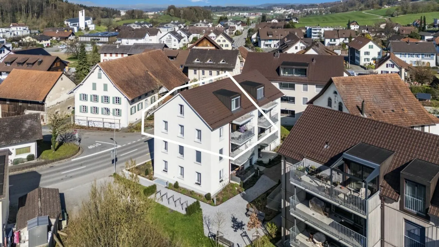 Stylish and high-quality maisonette apartment with large gallery, balcony, and quiet living environment - Photo 12 of 15