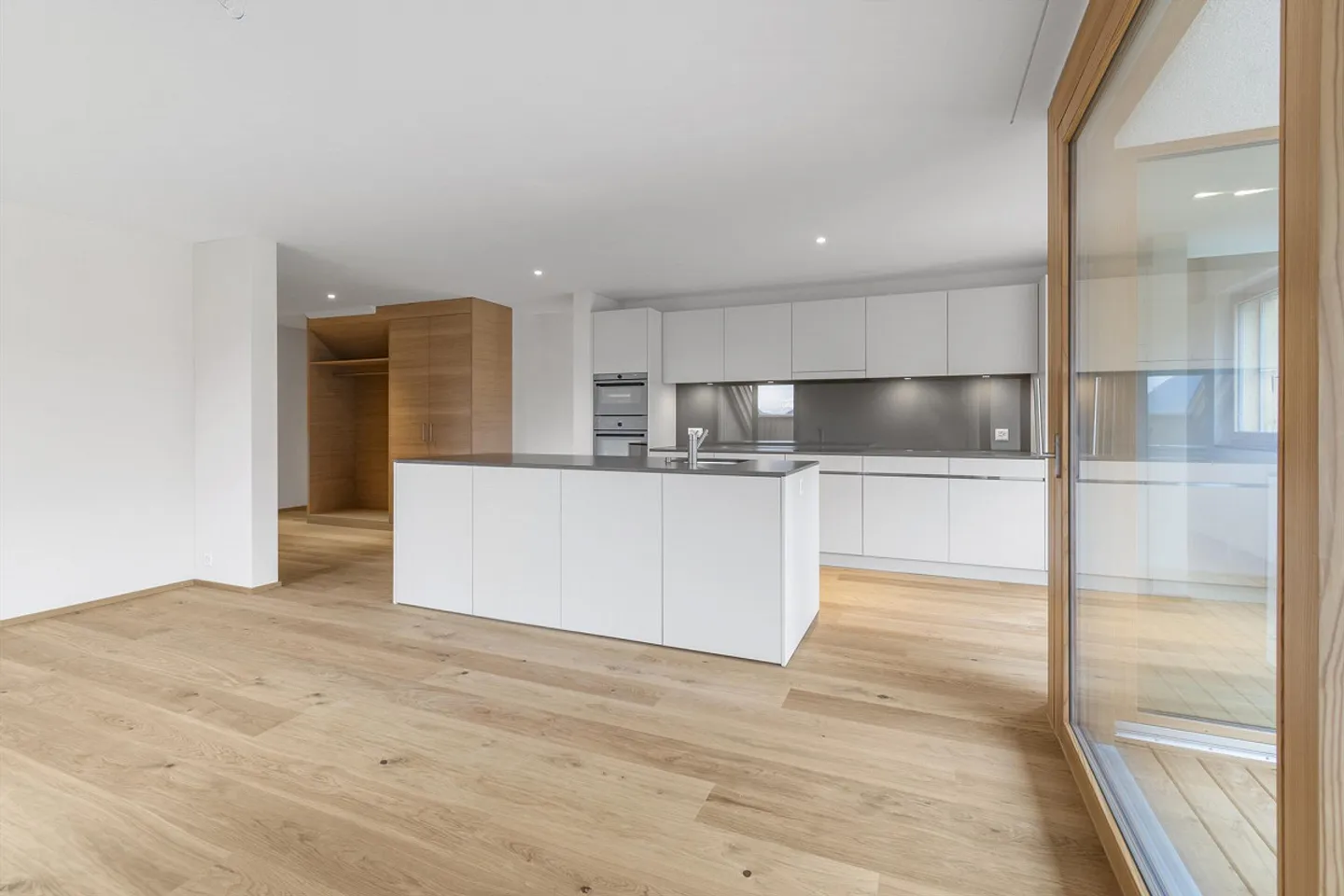 Beautiful Maisonette - Photo 3 of 19