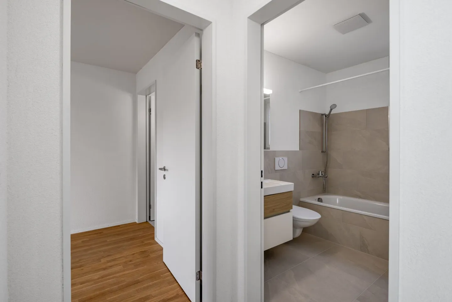 FIRST RENTAL - PENTHOUSE APARTMENT - CenterSeon² - Photo 17 of 25