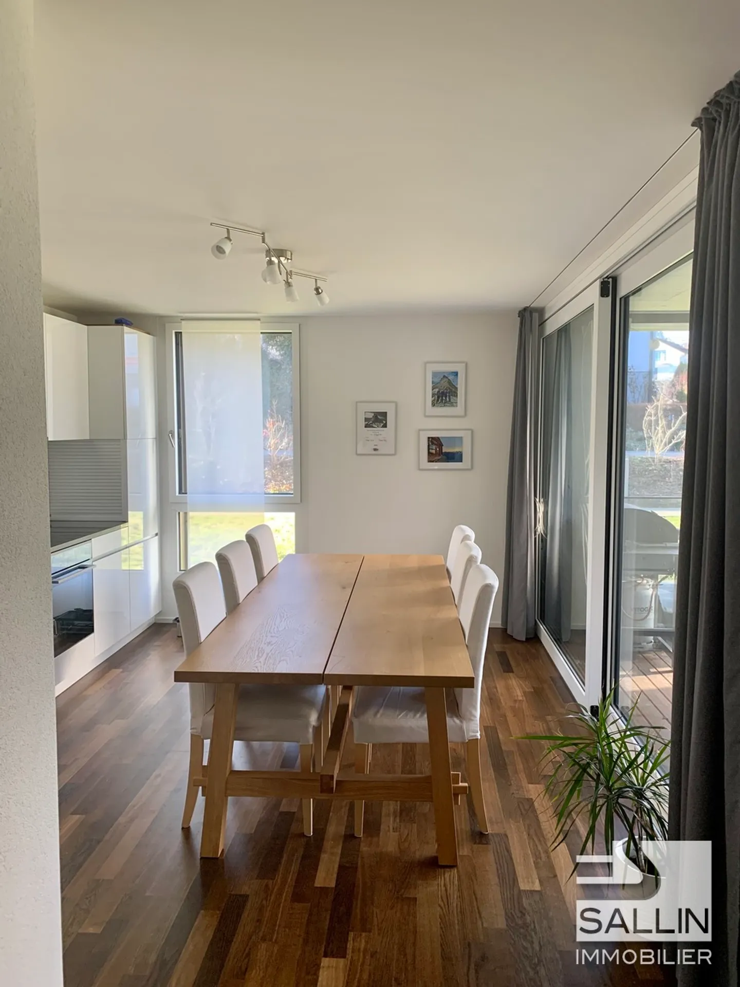 Appartement lumineux 2.5 pièces - Photo 4 sur 12