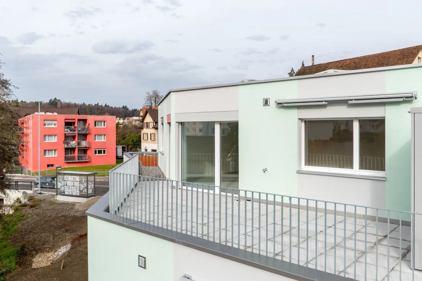 FIRST RENTAL - PENTHOUSE APARTMENT - CenterSeon² - Photo 22 of 25