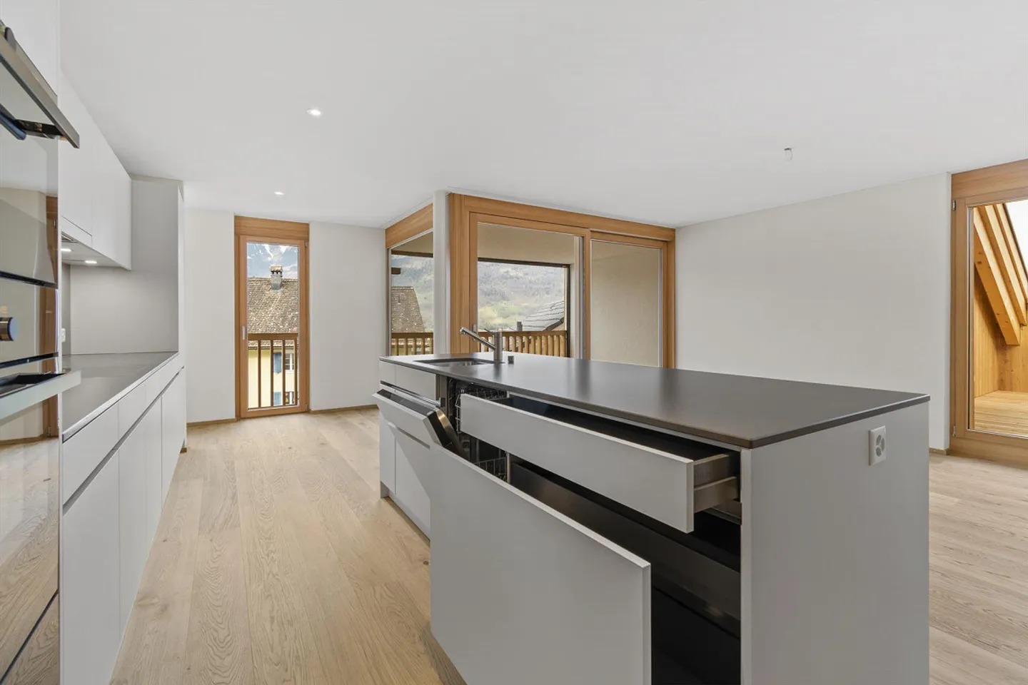 Beautiful Maisonette - Photo 4 of 19