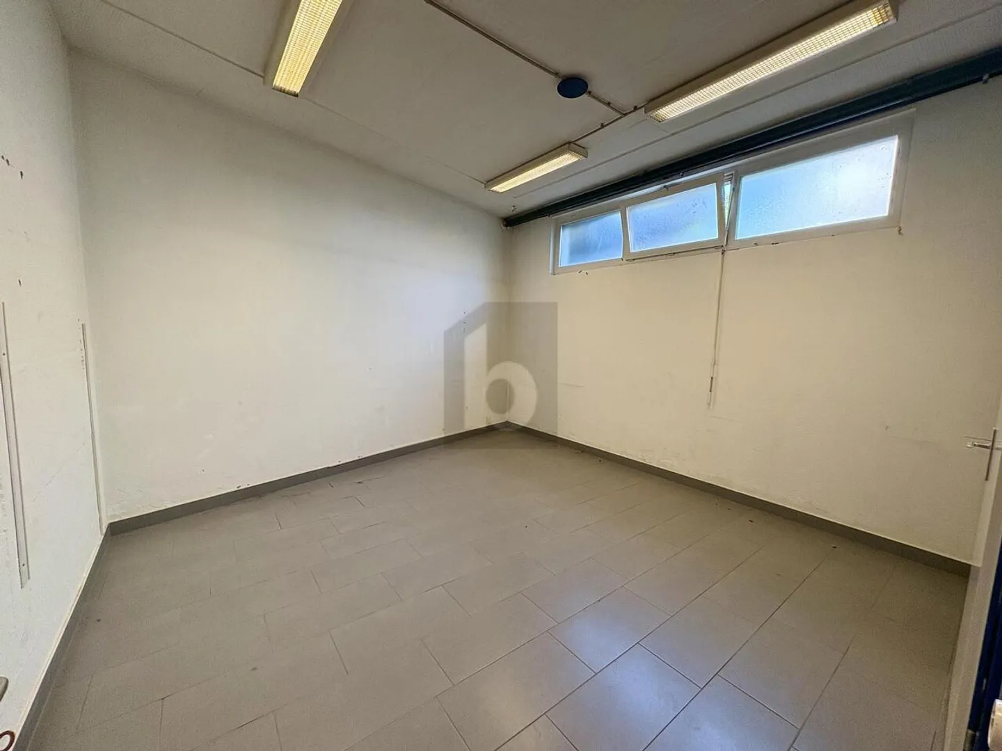 Immeuble mixte à louer - Photo 4 sur 6