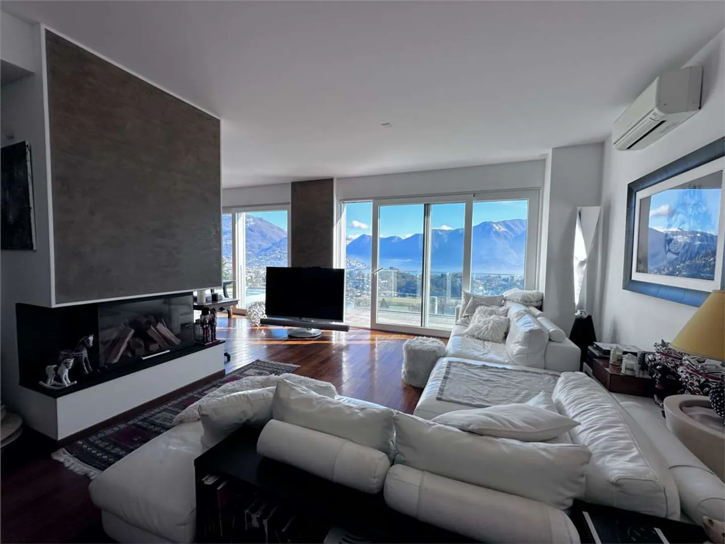 Penthouse de Luxe avec Vue sur le Lac - Photo 3 sur 21