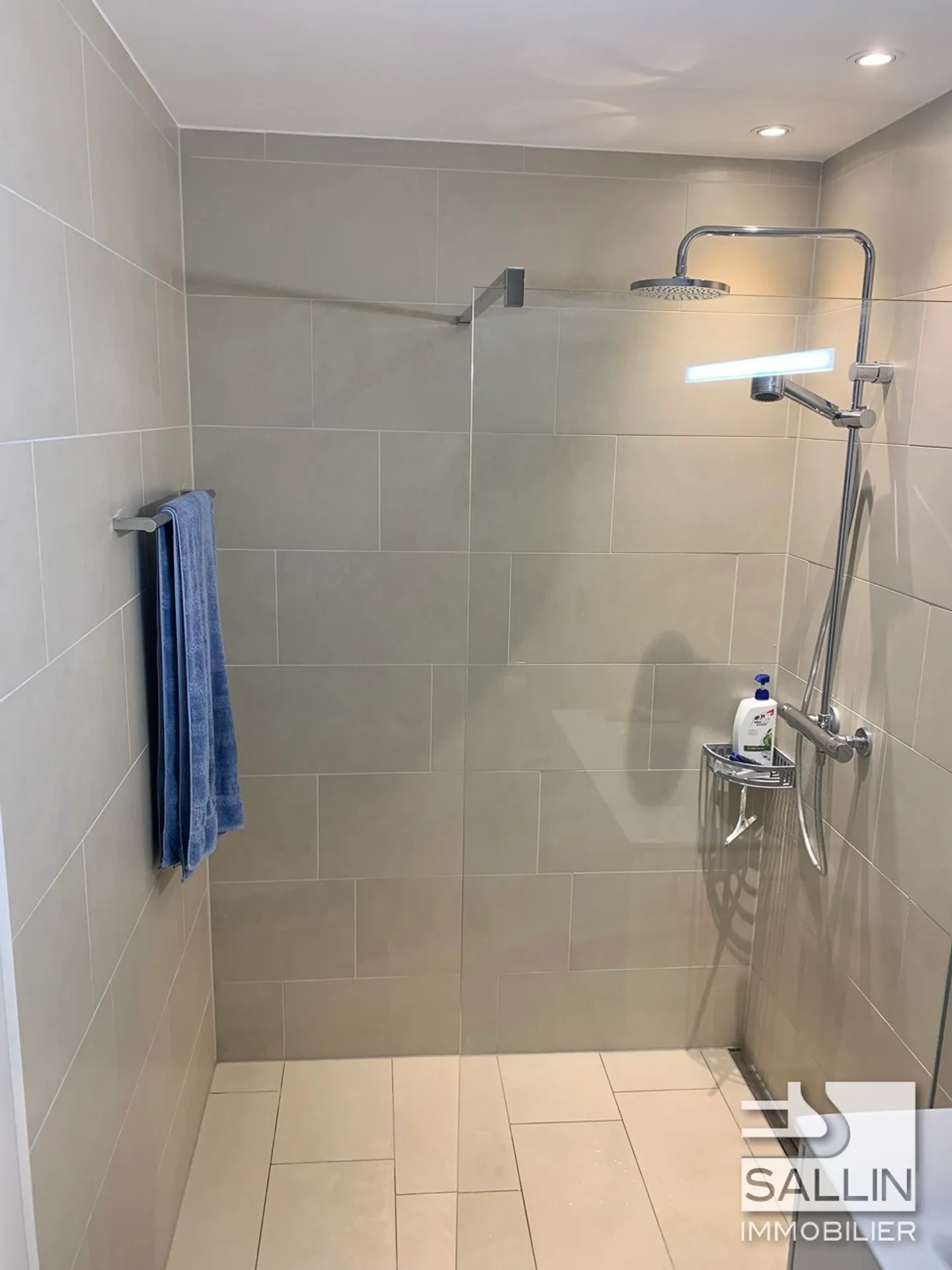 Appartement lumineux 2.5 pièces - Photo 10 sur 12