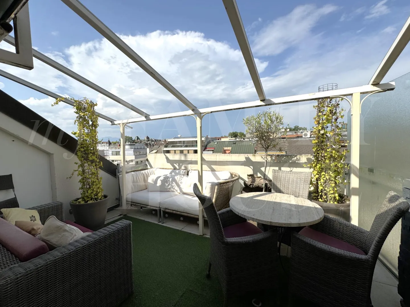 Very beautiful penthouse with terraces in the heart of the Eaux-Vives district - Photo 3 of 6