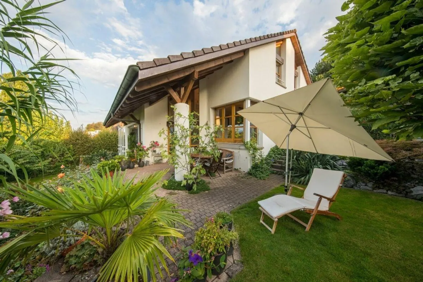 8½-Room Single-Family House with Double Garage and Garden House - Photo 1 of 8