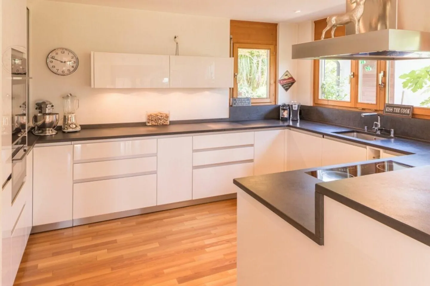 8½-Room Single-Family House with Double Garage and Garden House - Photo 4 of 8