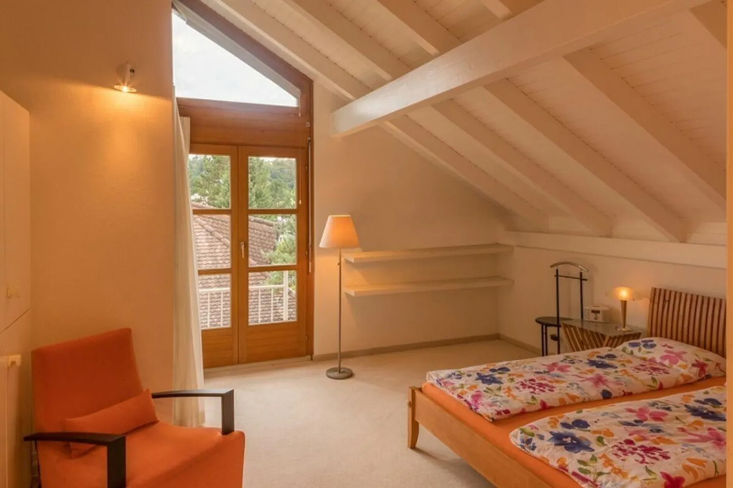 8½-Room Single-Family House with Double Garage and Garden House - Photo 5 of 8