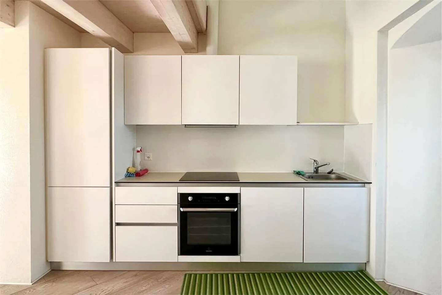 Duplex elegante di 2,5 stanze nel centro storico - Foto 3 di 13