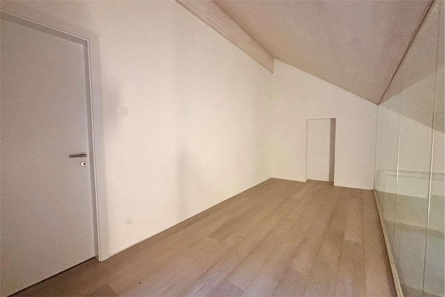 Duplex elegante di 2,5 stanze nel centro storico - Foto 11 di 13