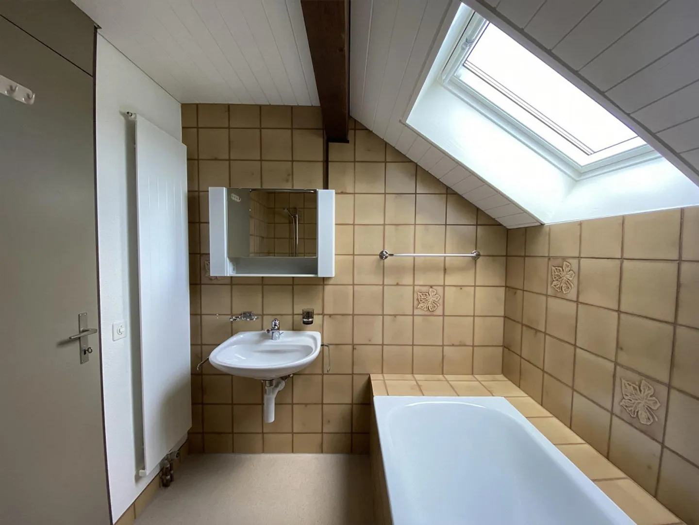 Vivere con charme 2,5 stanze con galleria e camino - Foto 7 di 9