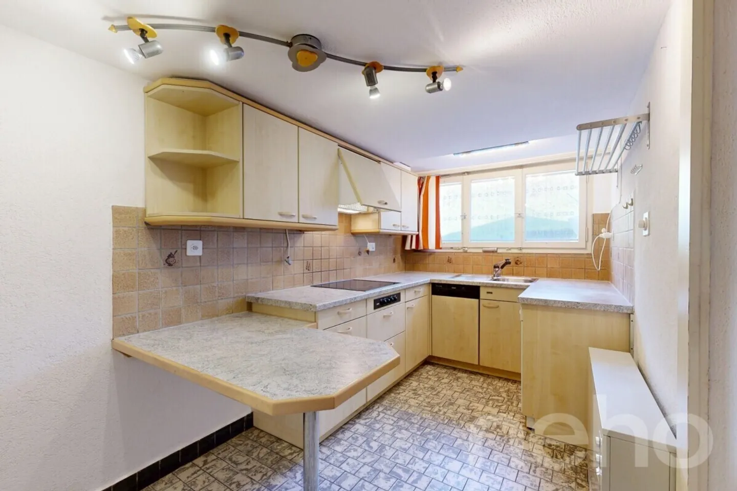 Stepped house for sale - Photo 4 of 12