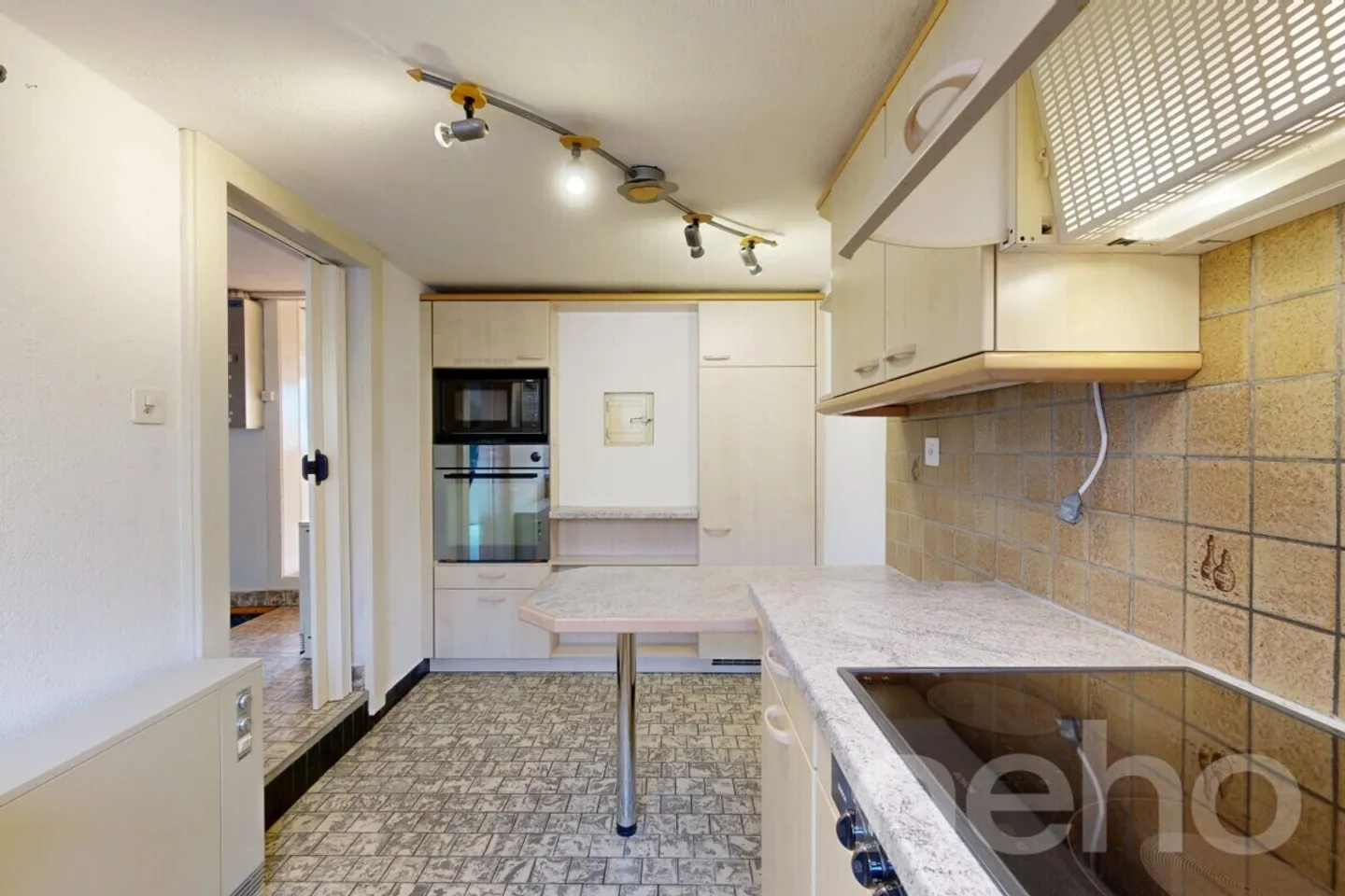 Stepped house for sale - Photo 5 of 12