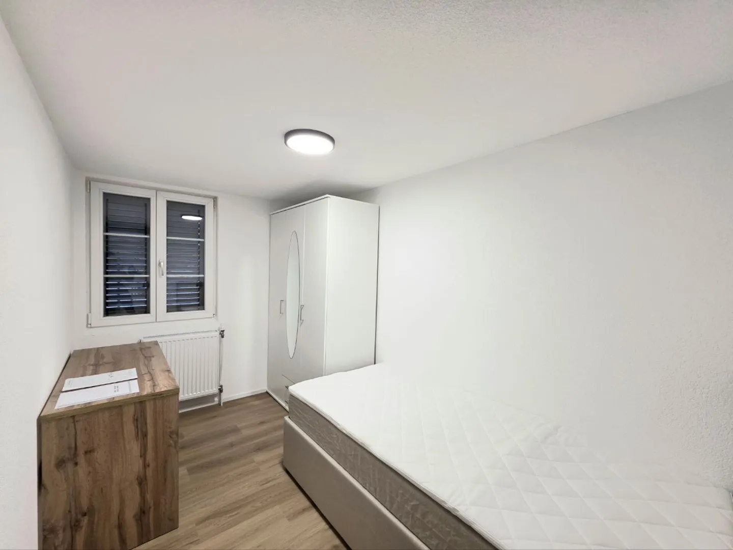 First rental after complete renovation of the apartment building - Photo 4 of 5