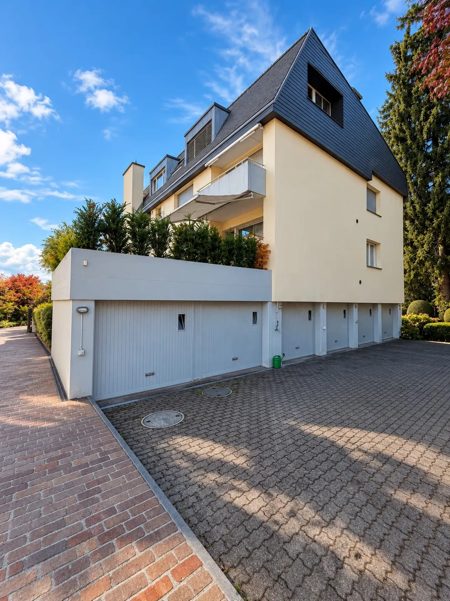 3.5-room condominium with lake and panoramic view in Meilen - Photo 2 of 13