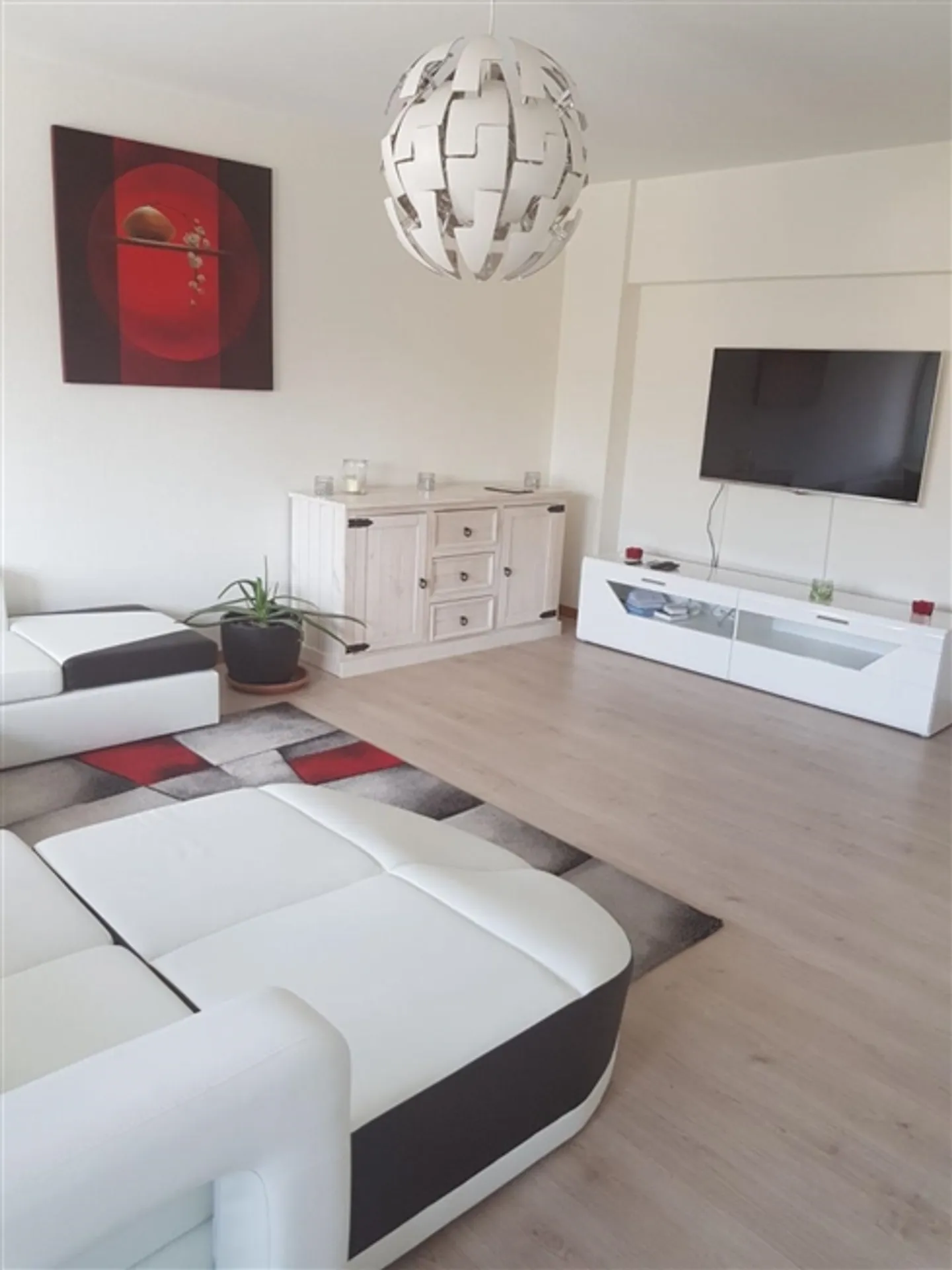 3.5 Room apartment - Photo 2 of 14