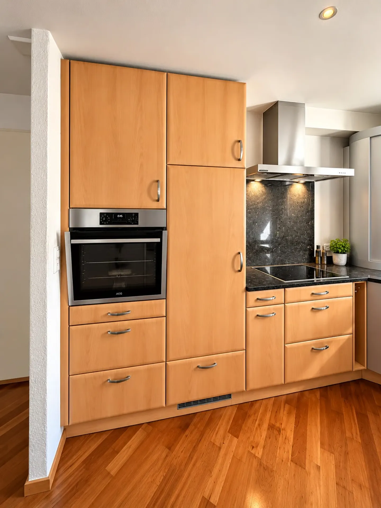 3.5-room condominium with lake and panoramic view in Meilen - Photo 6 of 13