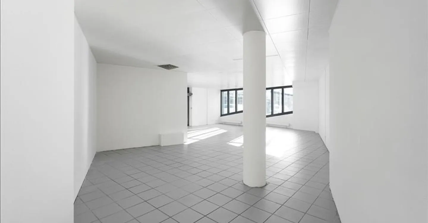 Versatile Retail Space - Ideal for Sales, Practices, Workshops - Photo 6 of 7