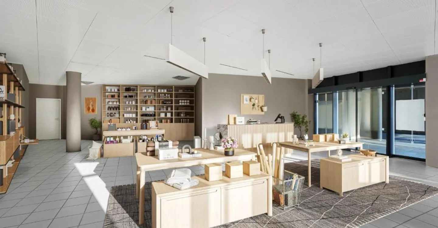 Versatile Retail Space - Ideal for Sales, Practices, Workshops - Photo 4 of 7