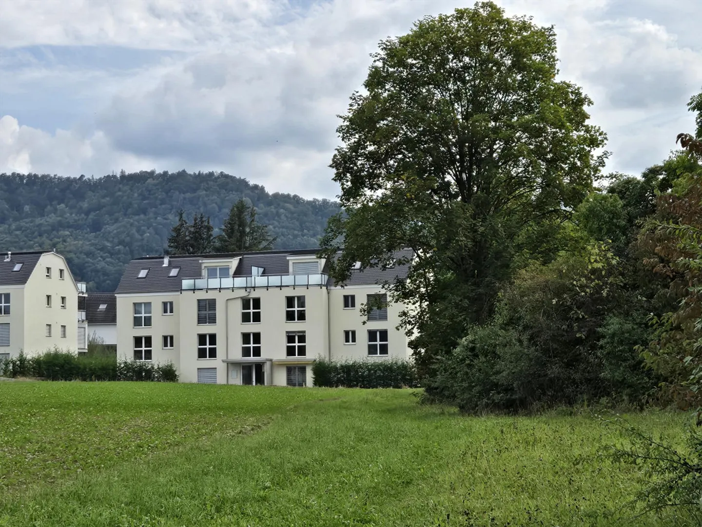 Bellissimo appartamento di 3,5 stanze, giardino di 340m2, giardino d'inverno, lavatrice/asciugatrice - Foto 20 di 20