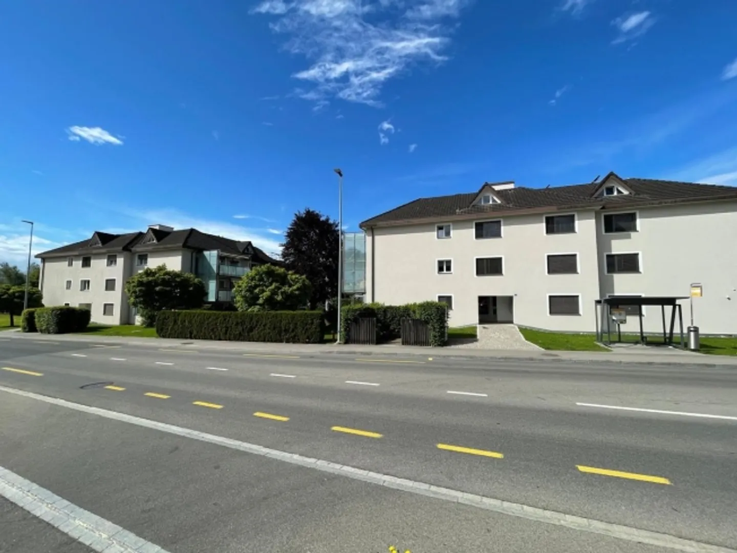 Beautiful, newly renovated apartment - Photo 1 of 11