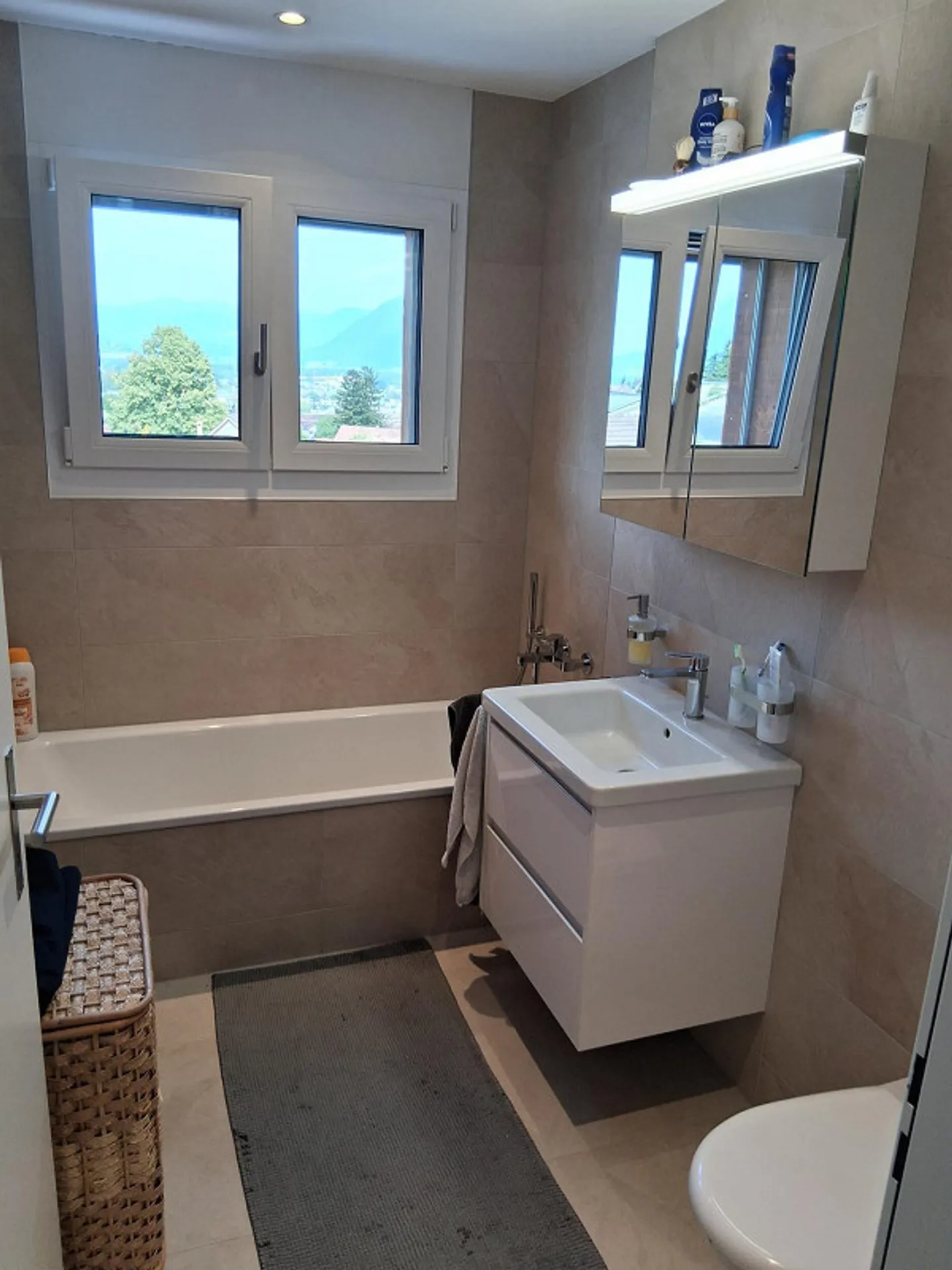 Charmante Dachwohnung in Grabs - Foto 3 von 16