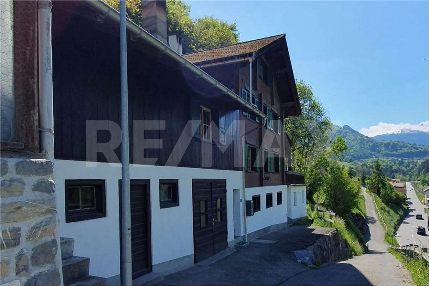 Terreno edificabile e terreno agricolo con casa unifamiliare con appartamento e annessi - Foto 7 di 10