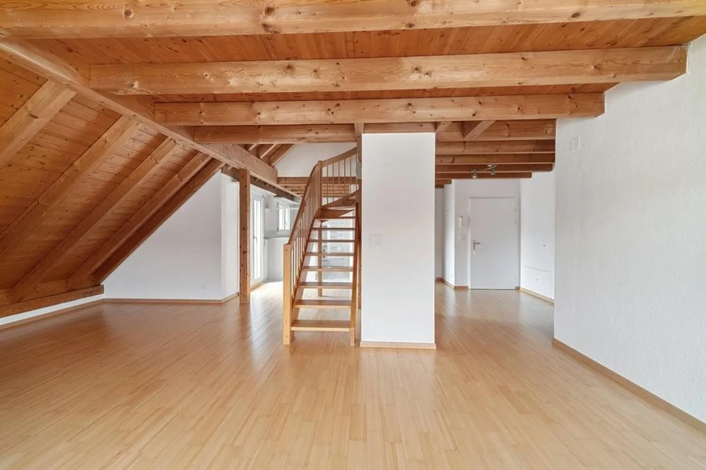 Spacious Family Apartment in the Heart of Dulliken - Photo 3 of 7