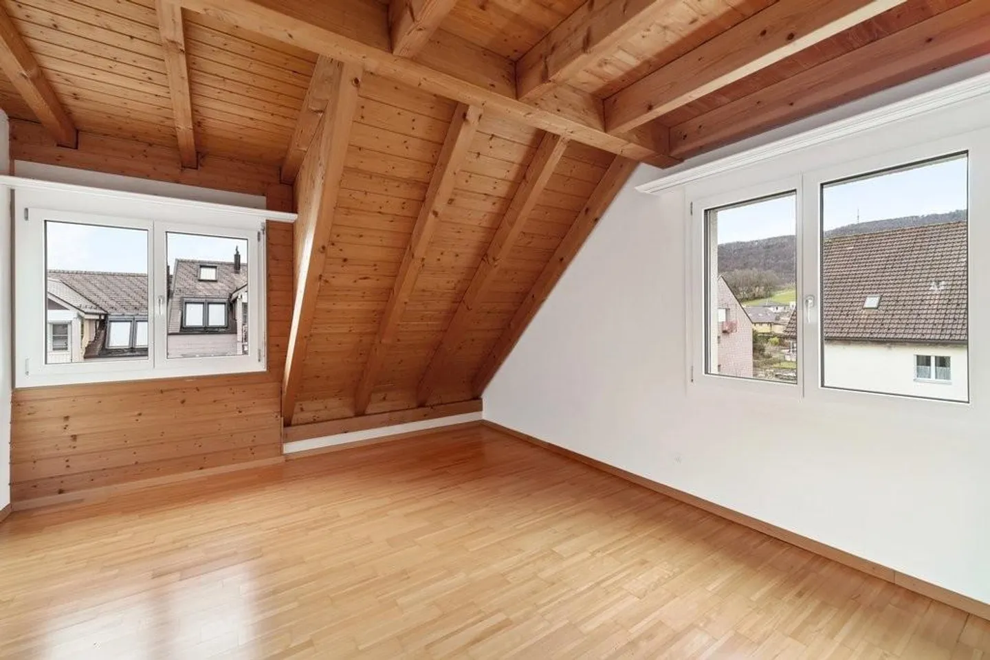 Spacious Family Apartment in the Heart of Dulliken - Photo 4 of 7