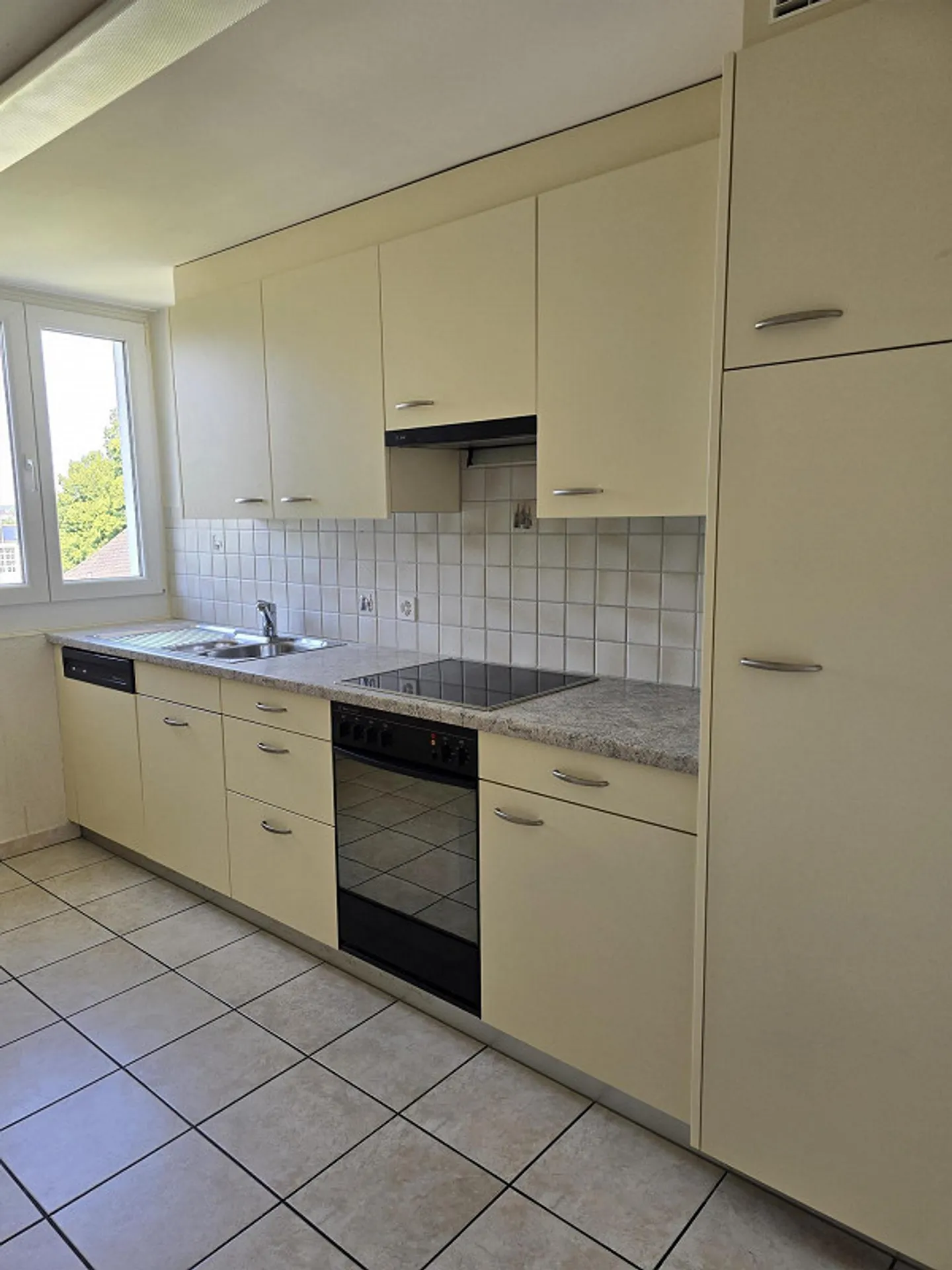 Appartamento adatto alle famiglie con vista - Foto 2 di 9