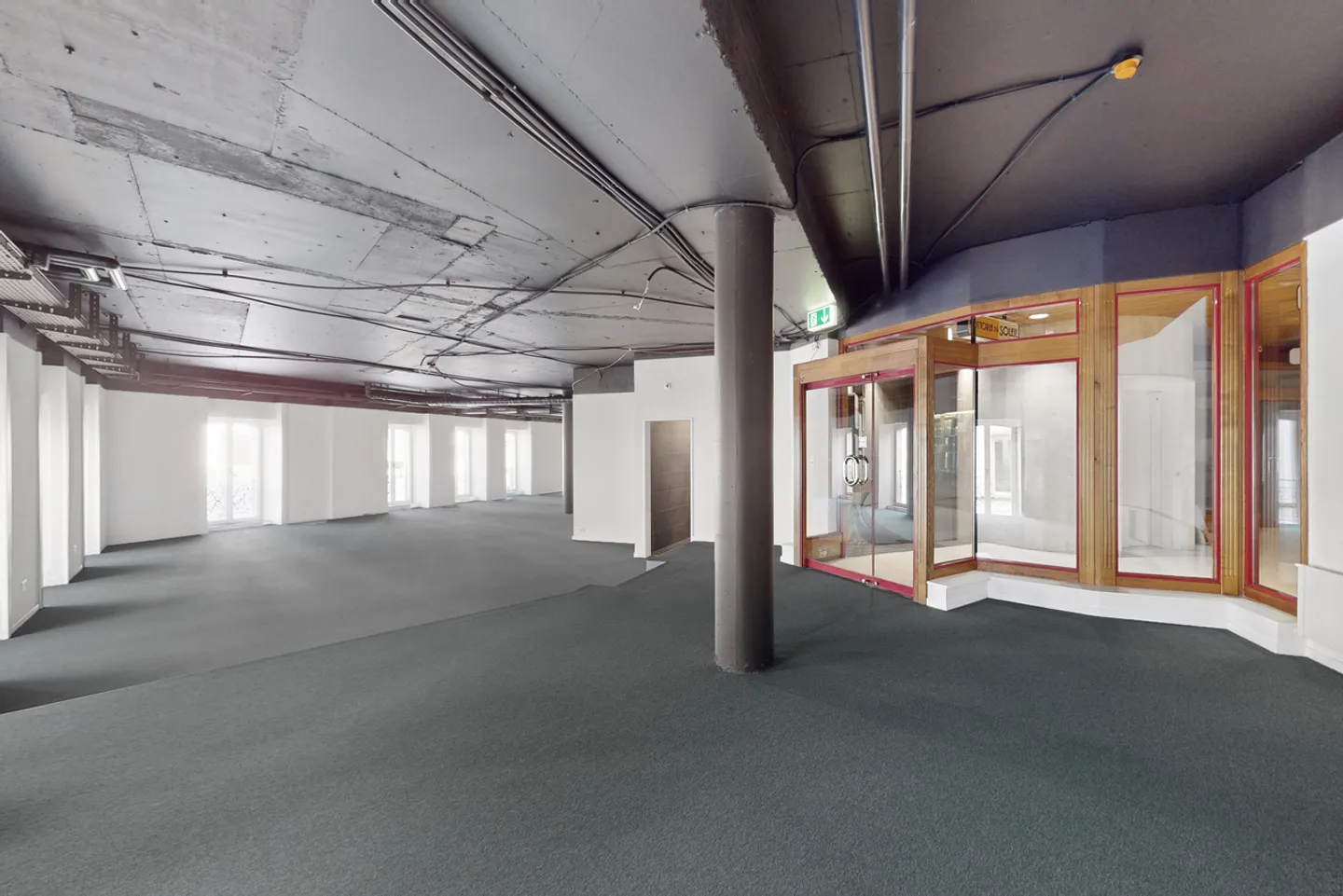 Fully renovated office space in the heart of Neuchâtel - Photo 4 of 9