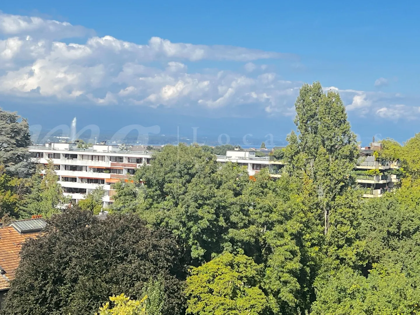 CHARMANT APPARTEMENT DE 180 M2 AVEC BELLE VUE PANORAMIQUE SUR LA VILLE !! ET 3 B - Photo 1 sur 9