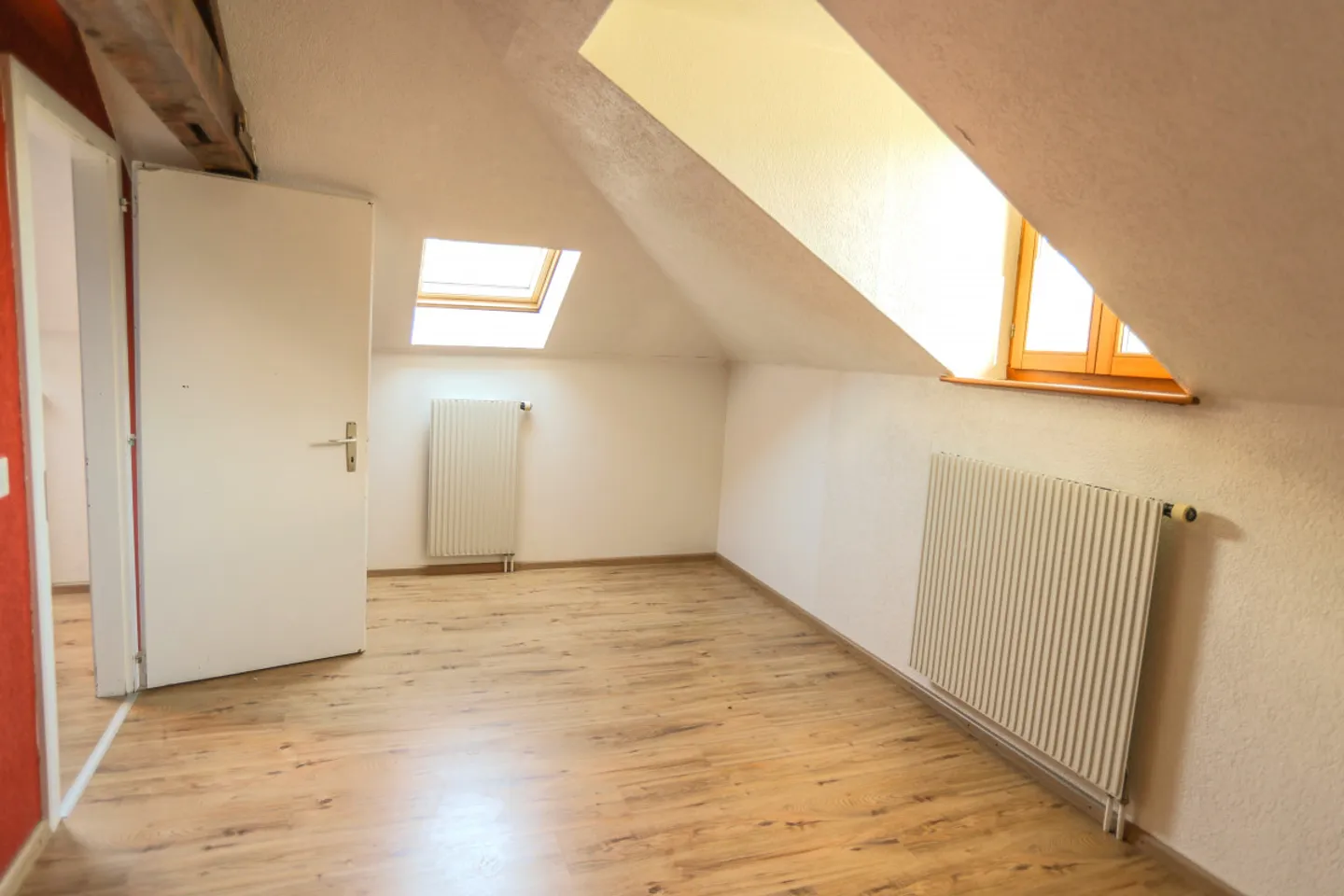 Maison de 2 appartements 3,5 pièces + 1 studio, Grand potentiel ! - Foto 12 von 14