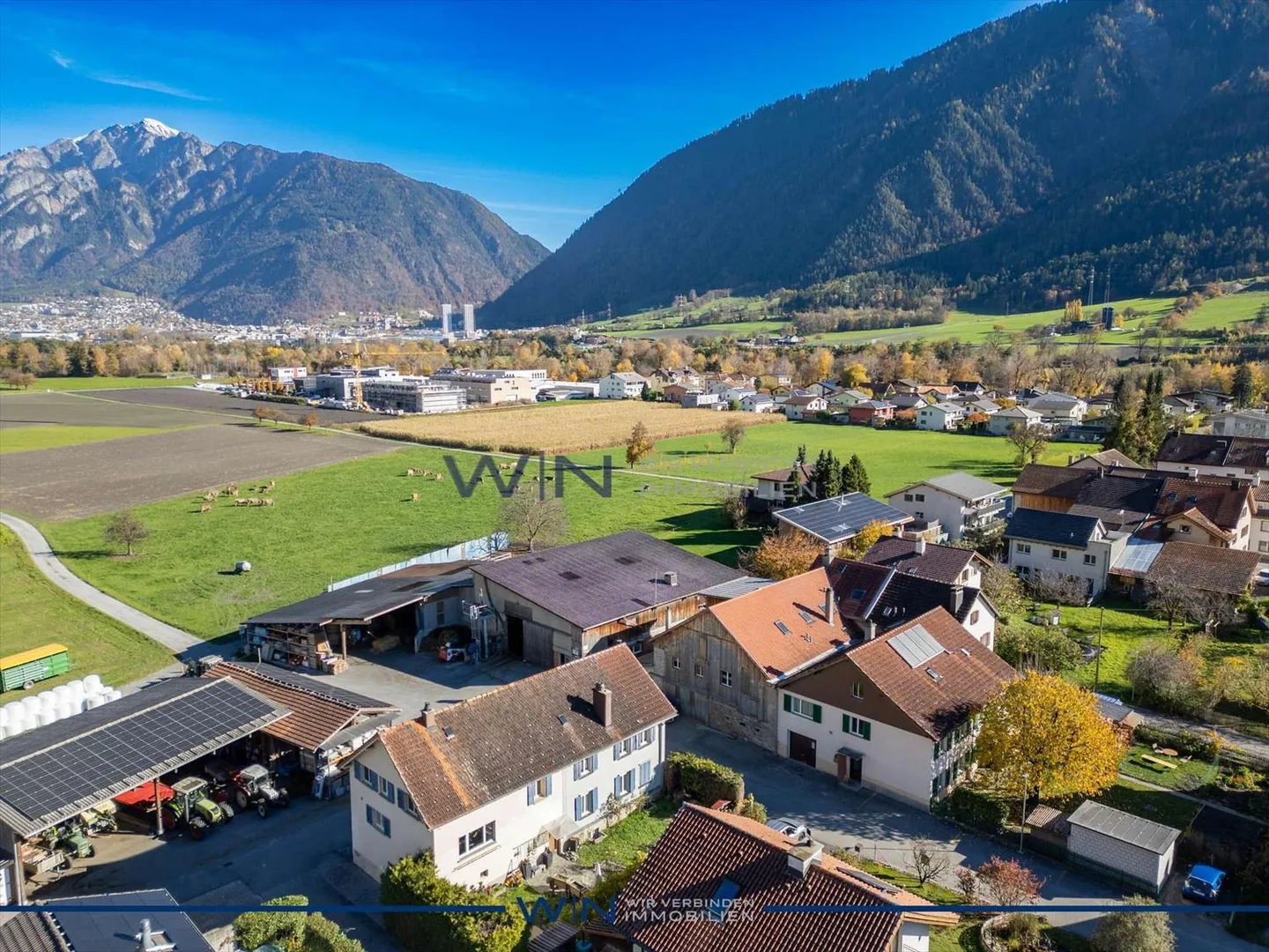 Residential building 12.5 rooms - Photo 3 of 11