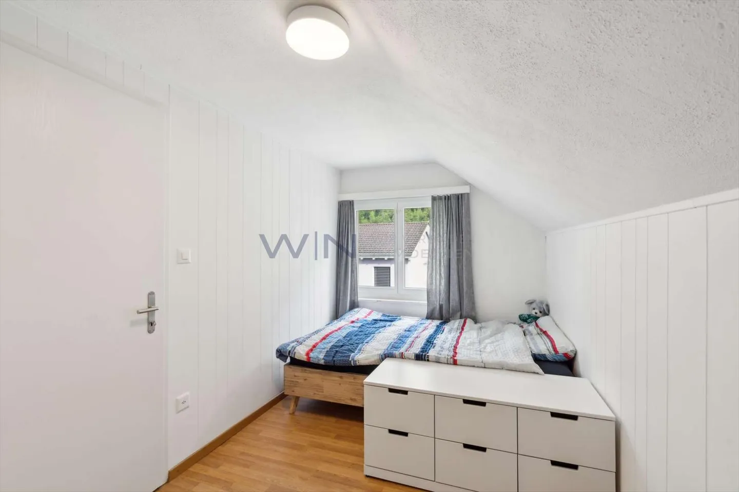 Residential building 12.5 rooms - Photo 9 of 11