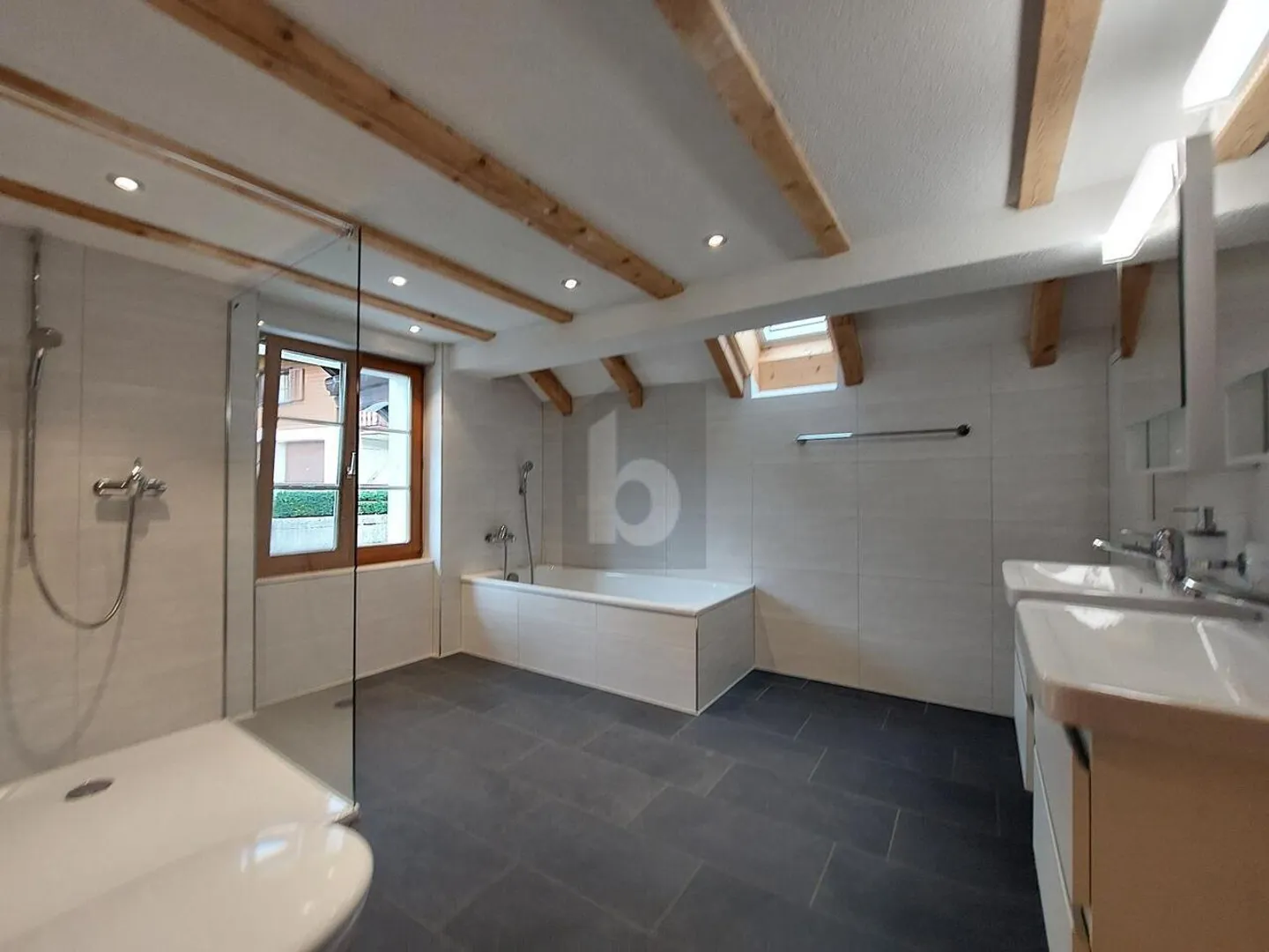 MODERN, RENOVATED AND SPACIOUS - Photo 5 of 6