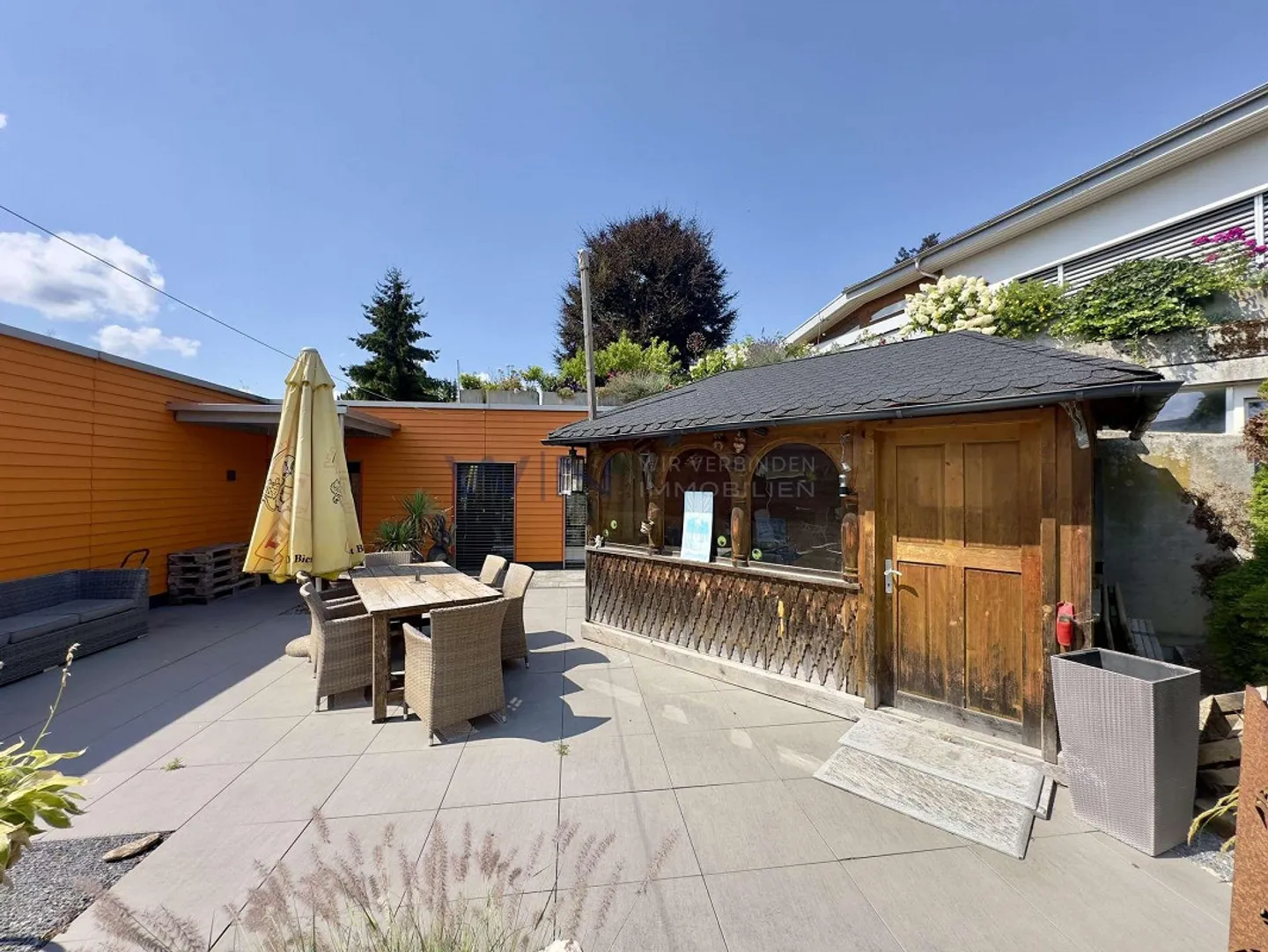 Charmantes Familienhaus mit Pool - Foto 8 von 8