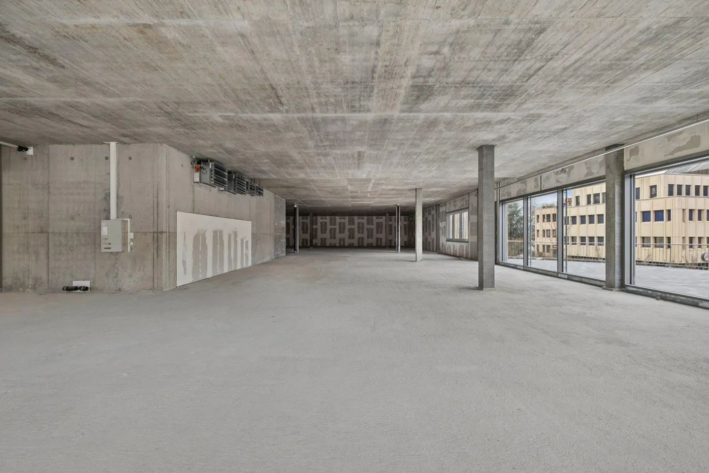 Agile office spaces in Renens for demanding activities - Photo 3 of 5