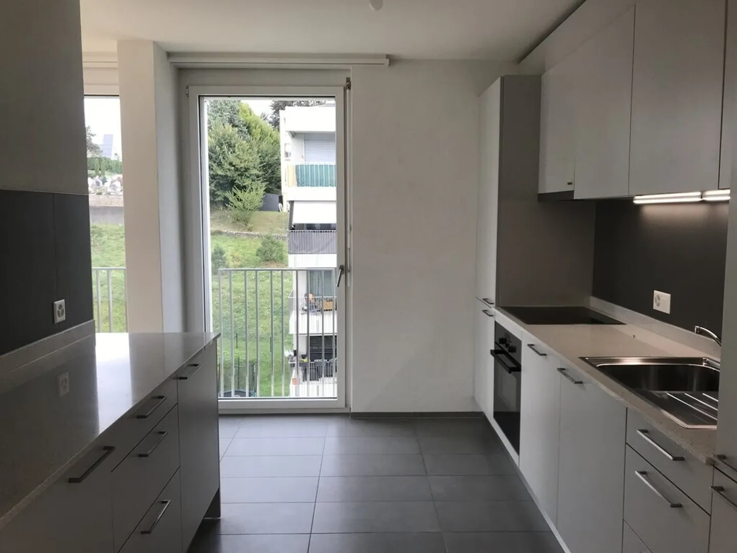 Modern apartment in the heart of Bussigny - Photo 2 of 6