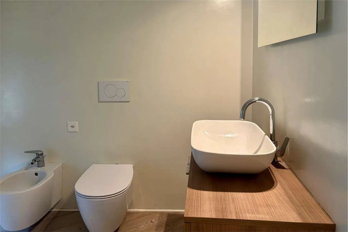 Duplex elegante ristrutturato nel centro storico - Foto 9 di 13