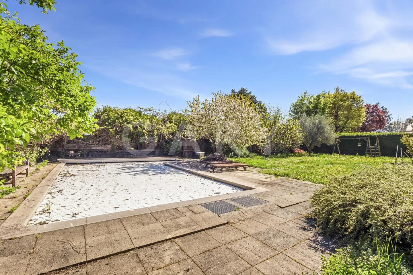 Villa familiale à transformer - Photo 3 sur 7