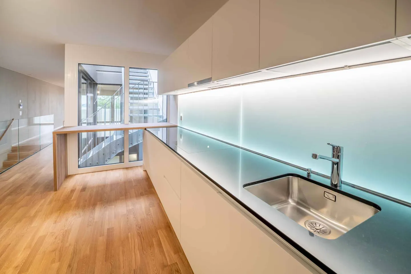 Zeitgemäßer Duplex mit Seeblick - Foto 9 von 12