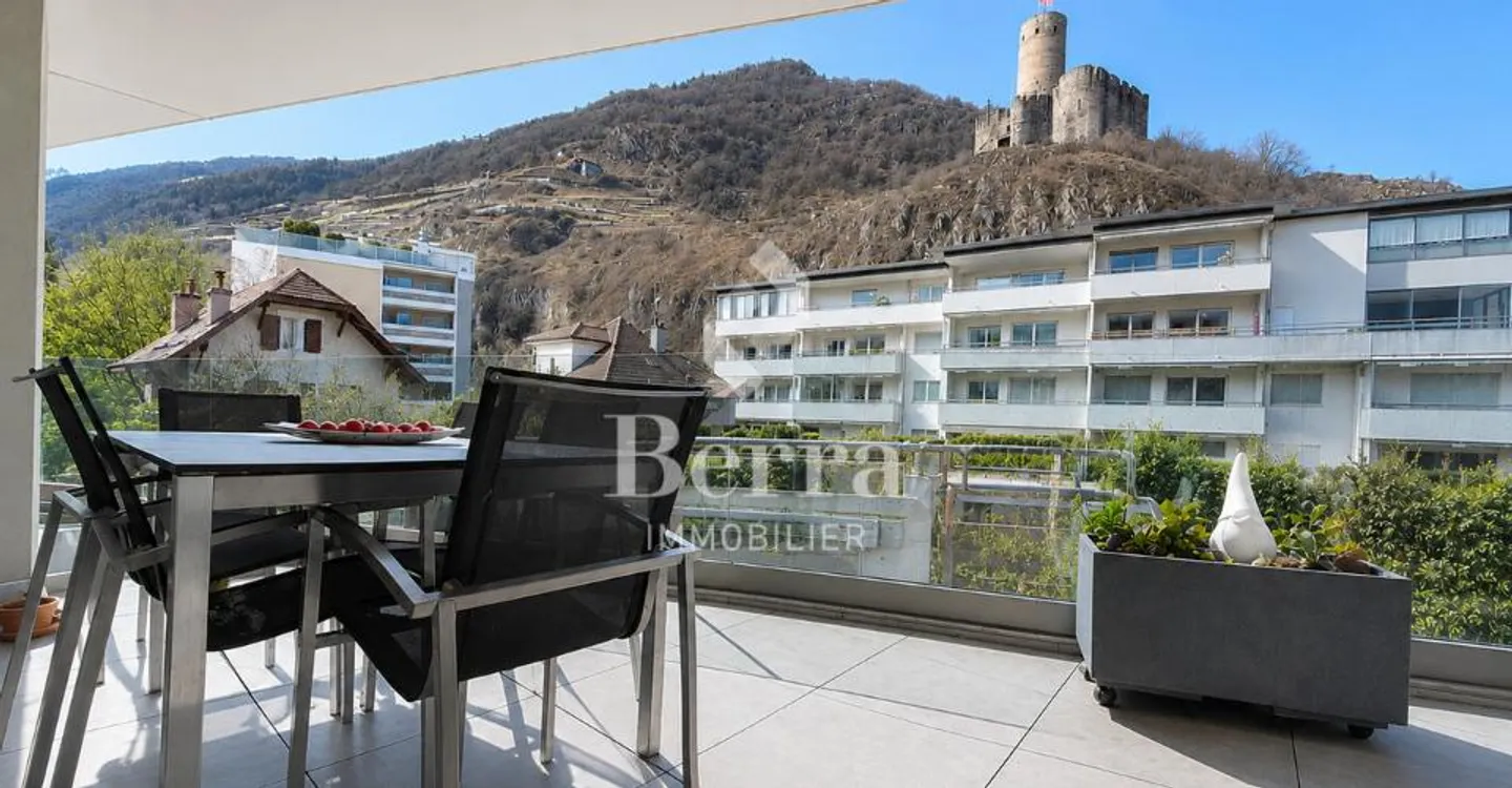 Superb high-end apartment in the center of Martigny - Photo 1 of 12