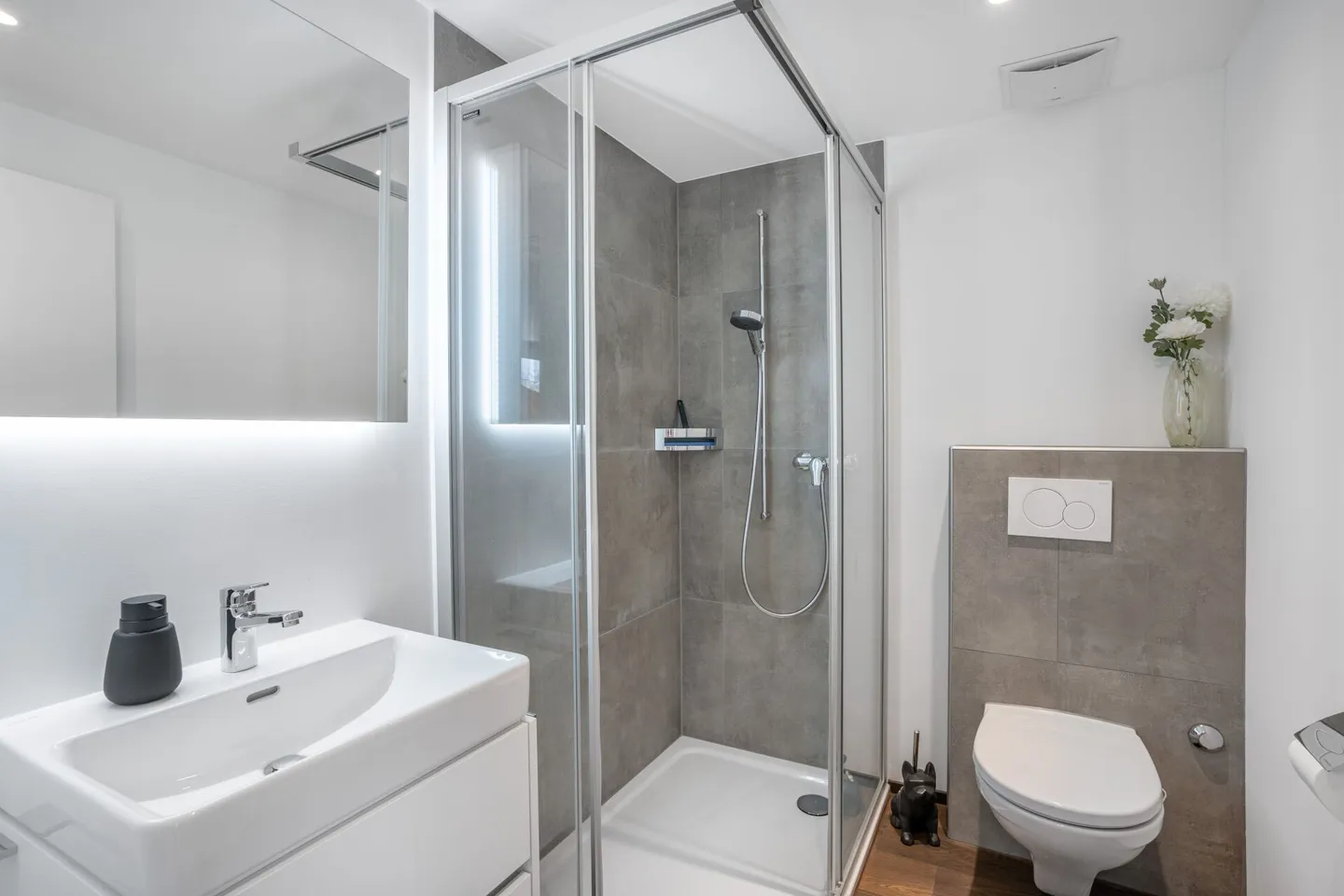 Exklusives Attika-Studio im Herzen von Brig - Luxus, Komfort und beste Lage - Foto 5 von 7